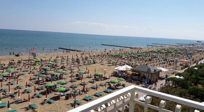 Hotel Bellariva Jesolo Extérieur photo